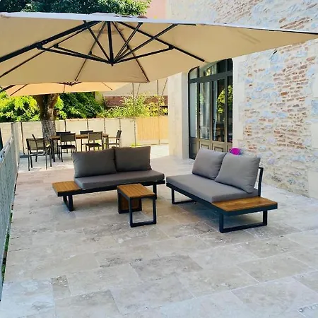 לינה וארוחת בוקר La Bellours D'hotes קאור