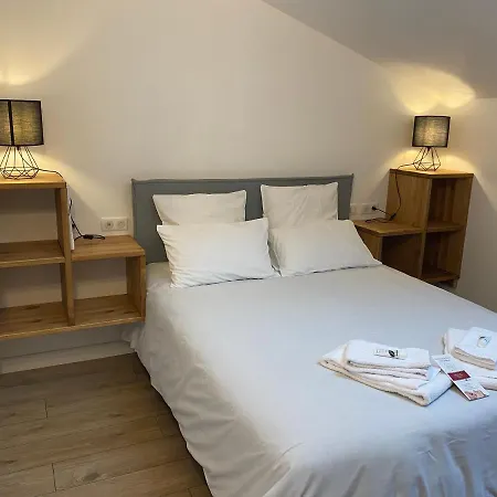 La Bellours Maison D Hotes Avec Piscine Bed & Breakfast 3*
