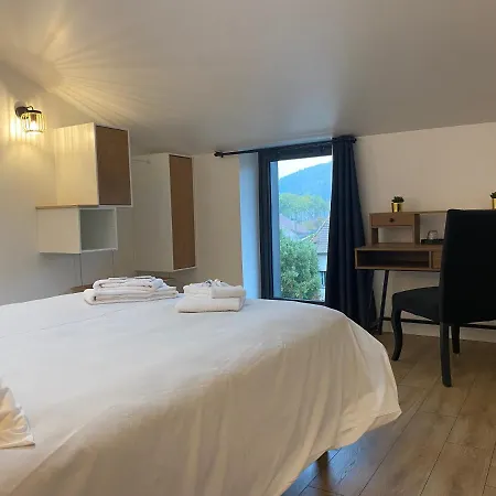La Bellours Maison D Hotes Avec Piscine Bed & Breakfast