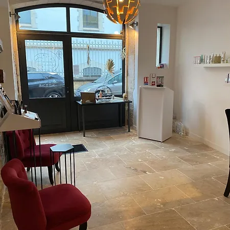 La Bellours Maison D Hotes Avec Piscine Bed & Breakfast 3*