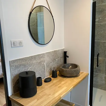 La Bellours D'hotes לינה וארוחת בוקר 3*