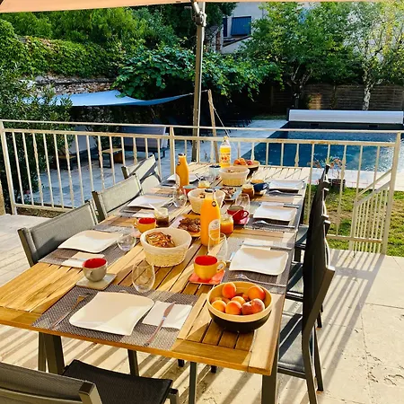 La Bellours Maison D Hotes Avec Piscine Bed & Breakfast 3*