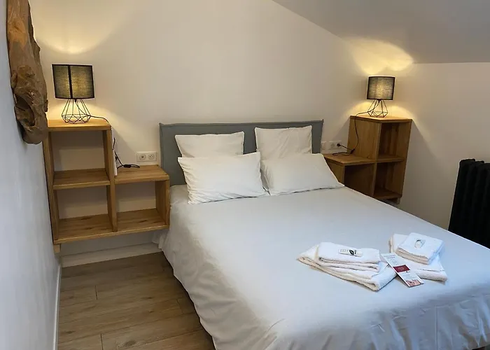 La Bellours D'hôtes Couette-café 3*