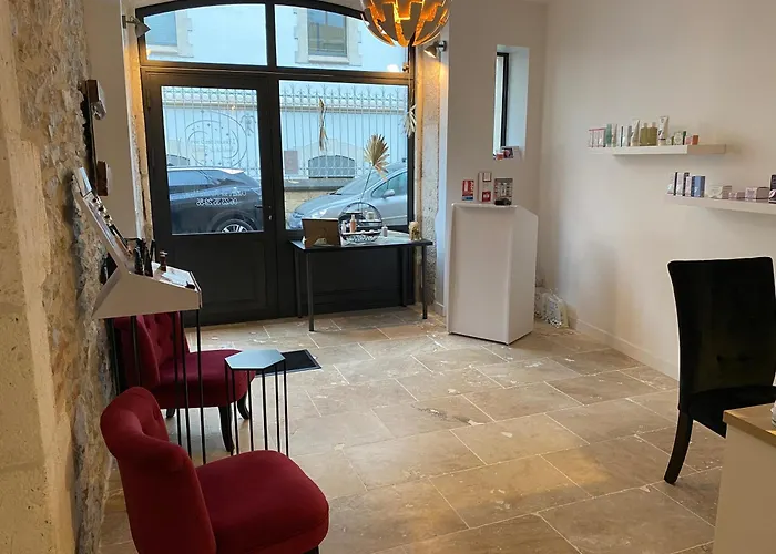 La Bellours D'hôtes Couette-café 3*